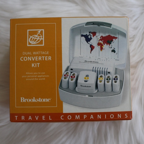 Brookstone, Dual Wattage 7 peace Travel Converter Kit NWOT - Picture 1 of 6
